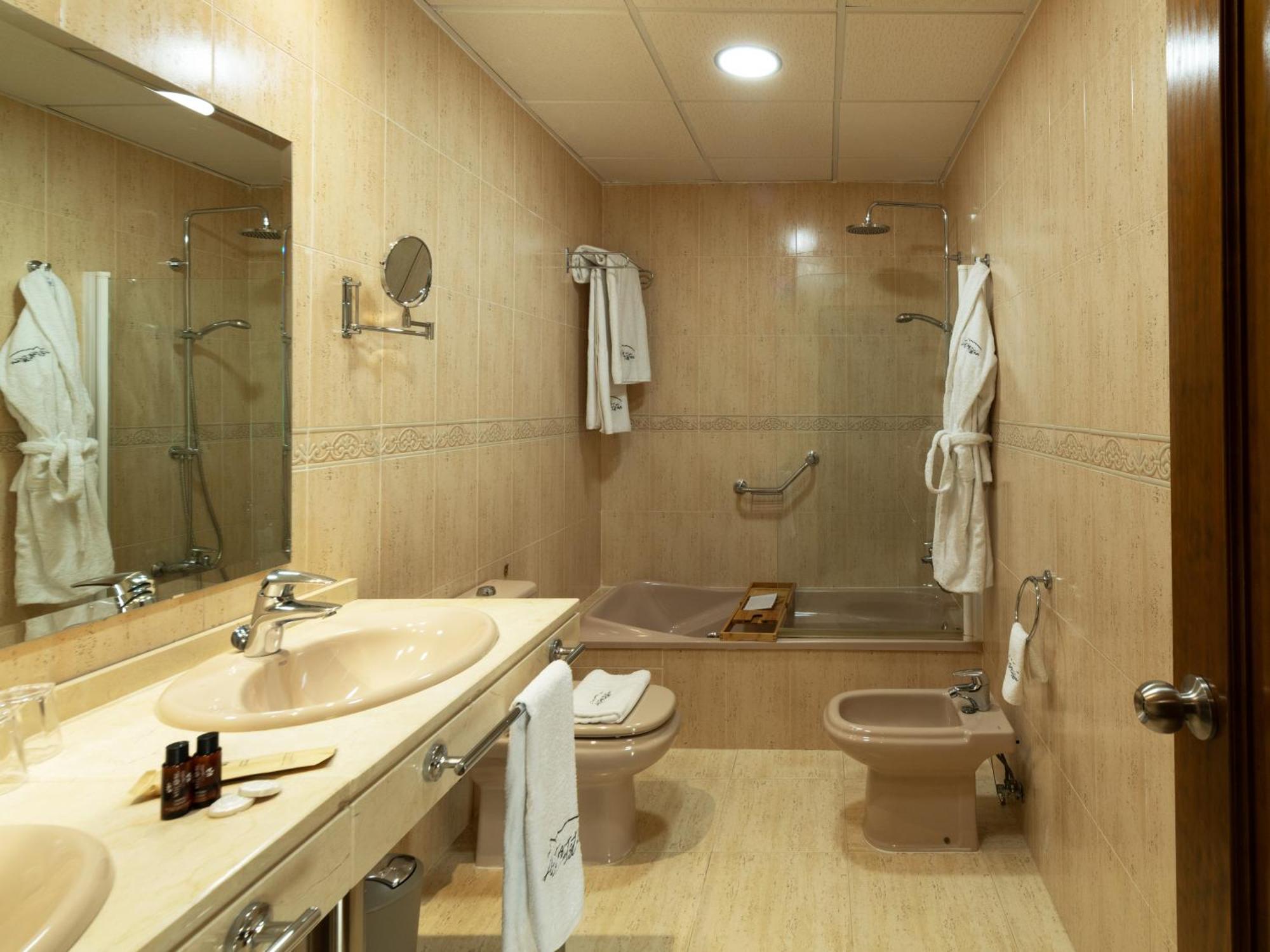 Hotel Altos De 이스탄 외부 사진