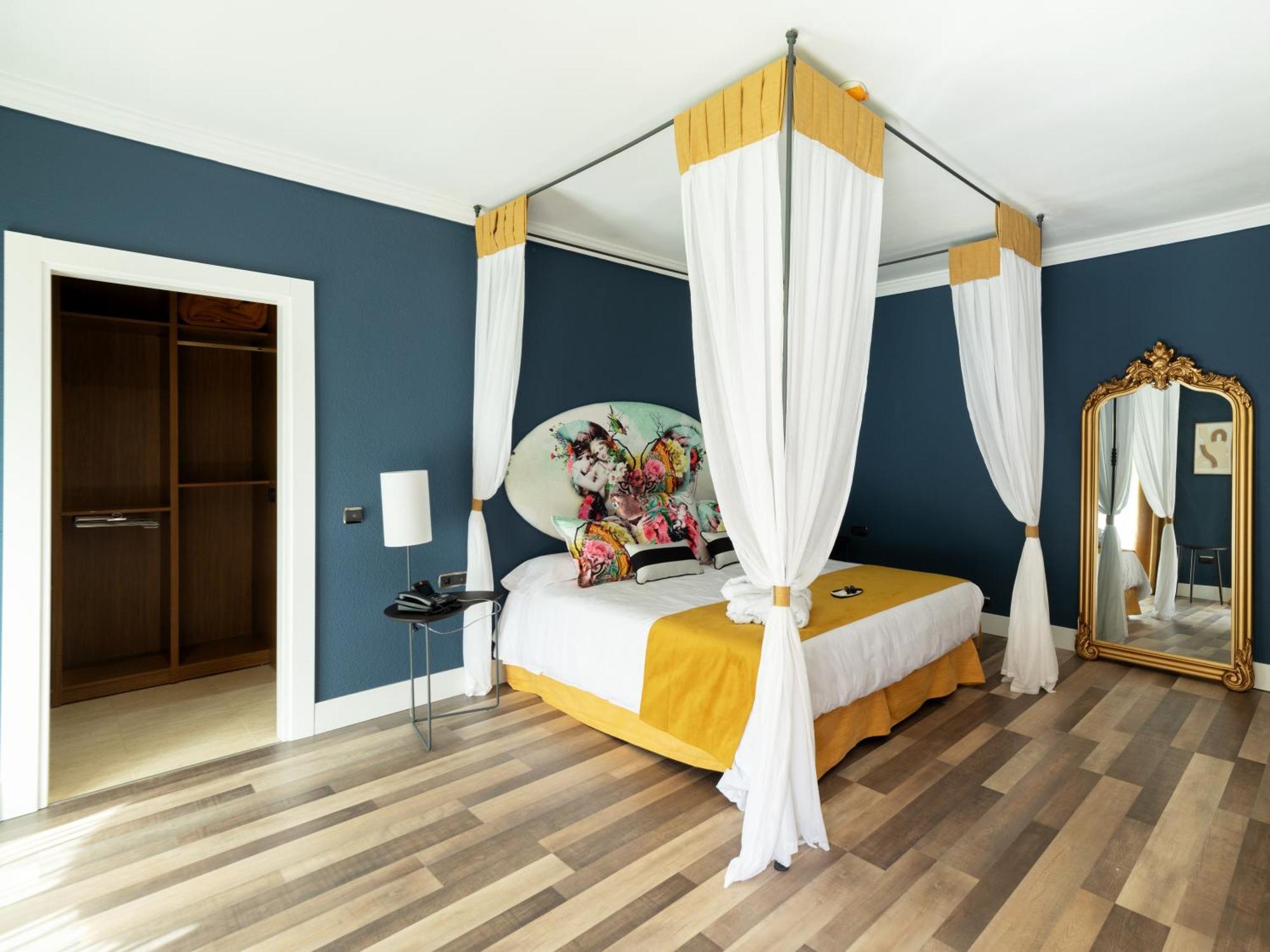 Hotel Altos De 이스탄 외부 사진