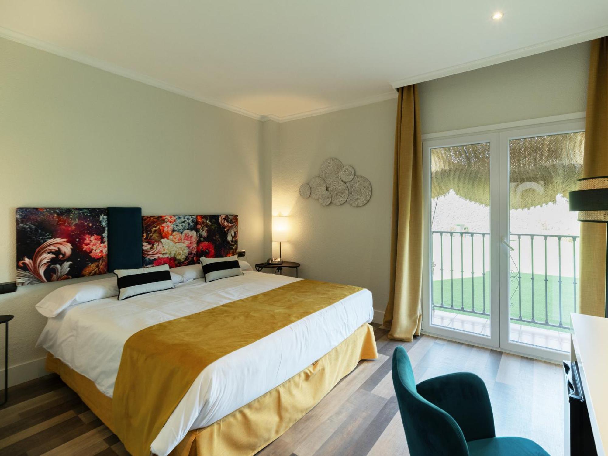 Hotel Altos De 이스탄 외부 사진