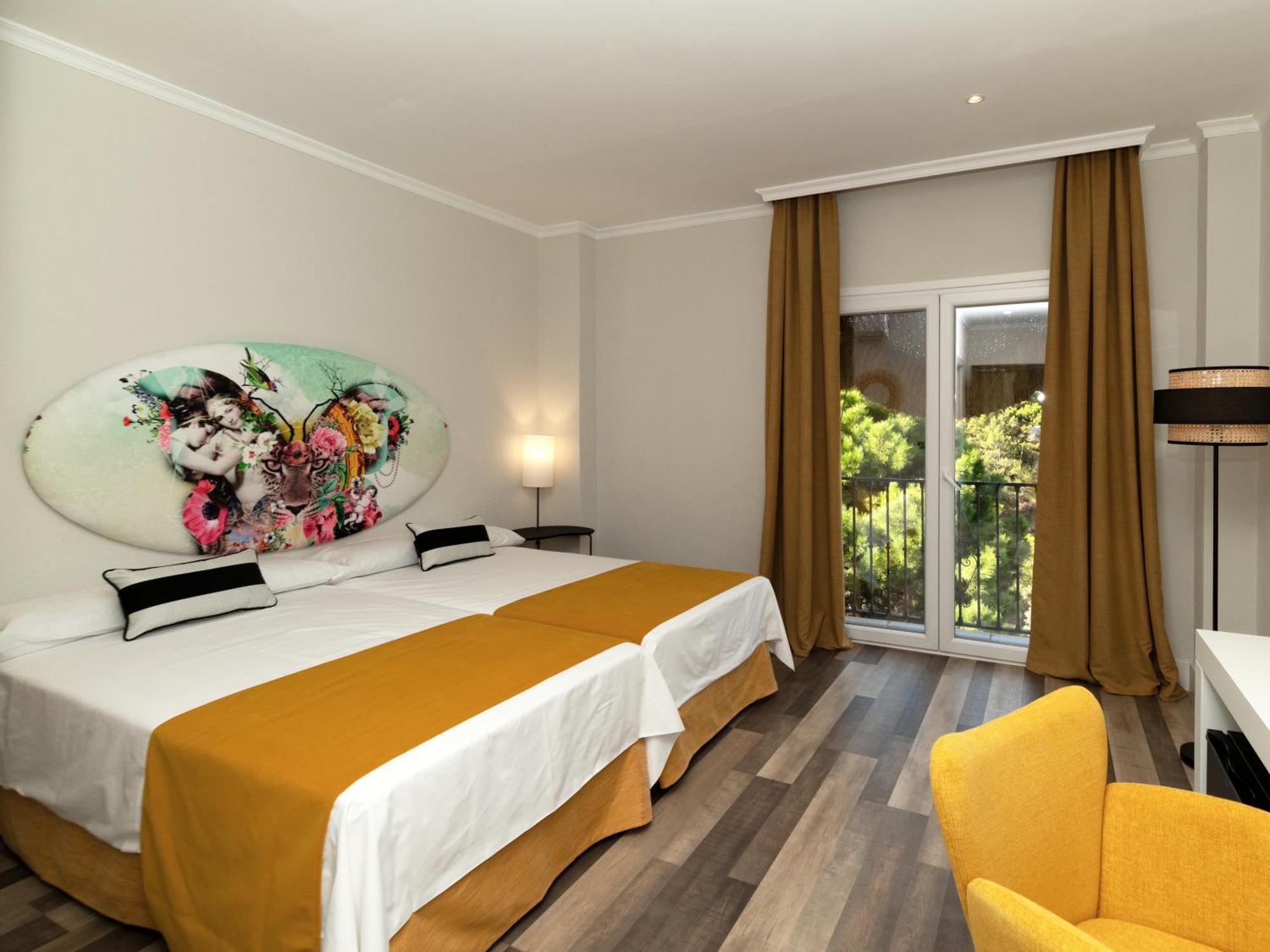 Hotel Altos De 이스탄 외부 사진